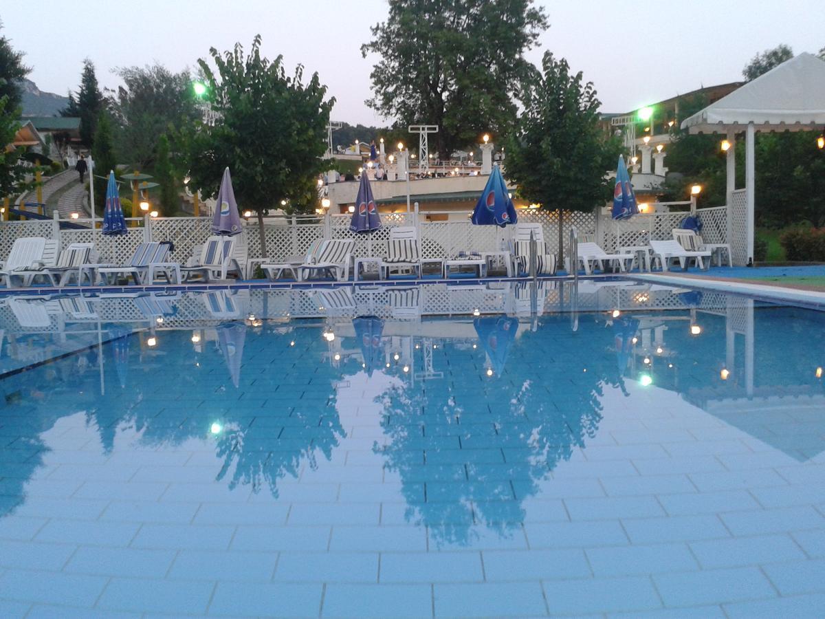 Resort Teater Kame Ibe Kültér fotó